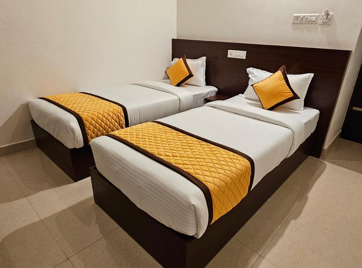 Blueway Residency Downtown Hotel Thiruvananthapuram Esterno foto