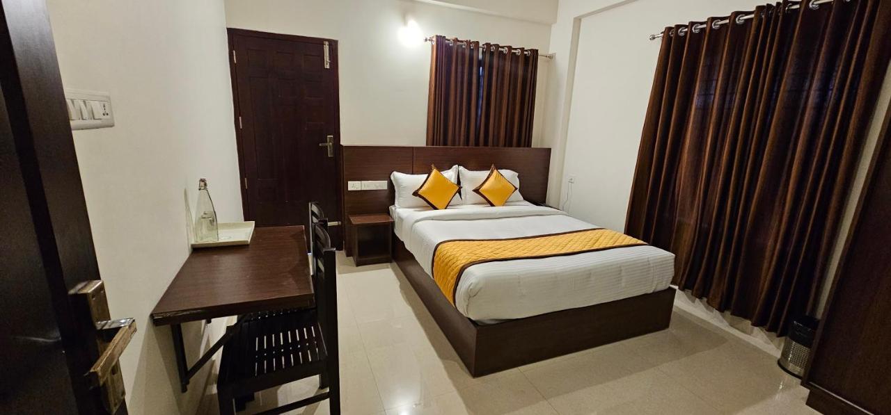 Blueway Residency Downtown Hotel Thiruvananthapuram Esterno foto