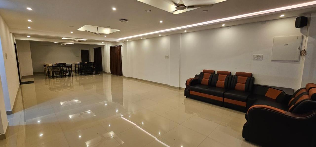 Blueway Residency Downtown Hotel Thiruvananthapuram Esterno foto
