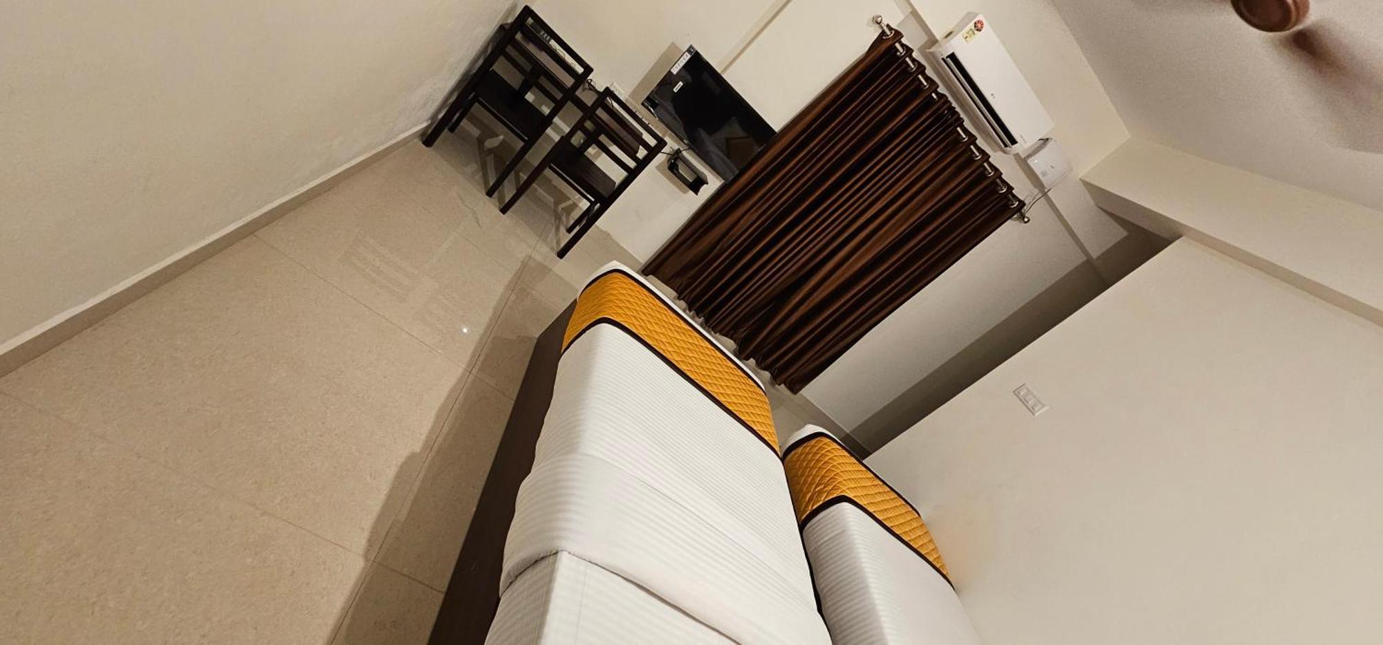 Blueway Residency Downtown Hotel Thiruvananthapuram Esterno foto