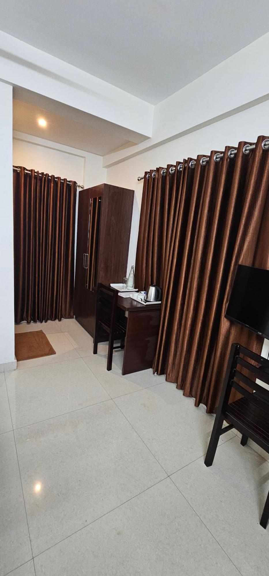 Blueway Residency Downtown Hotel Thiruvananthapuram Esterno foto