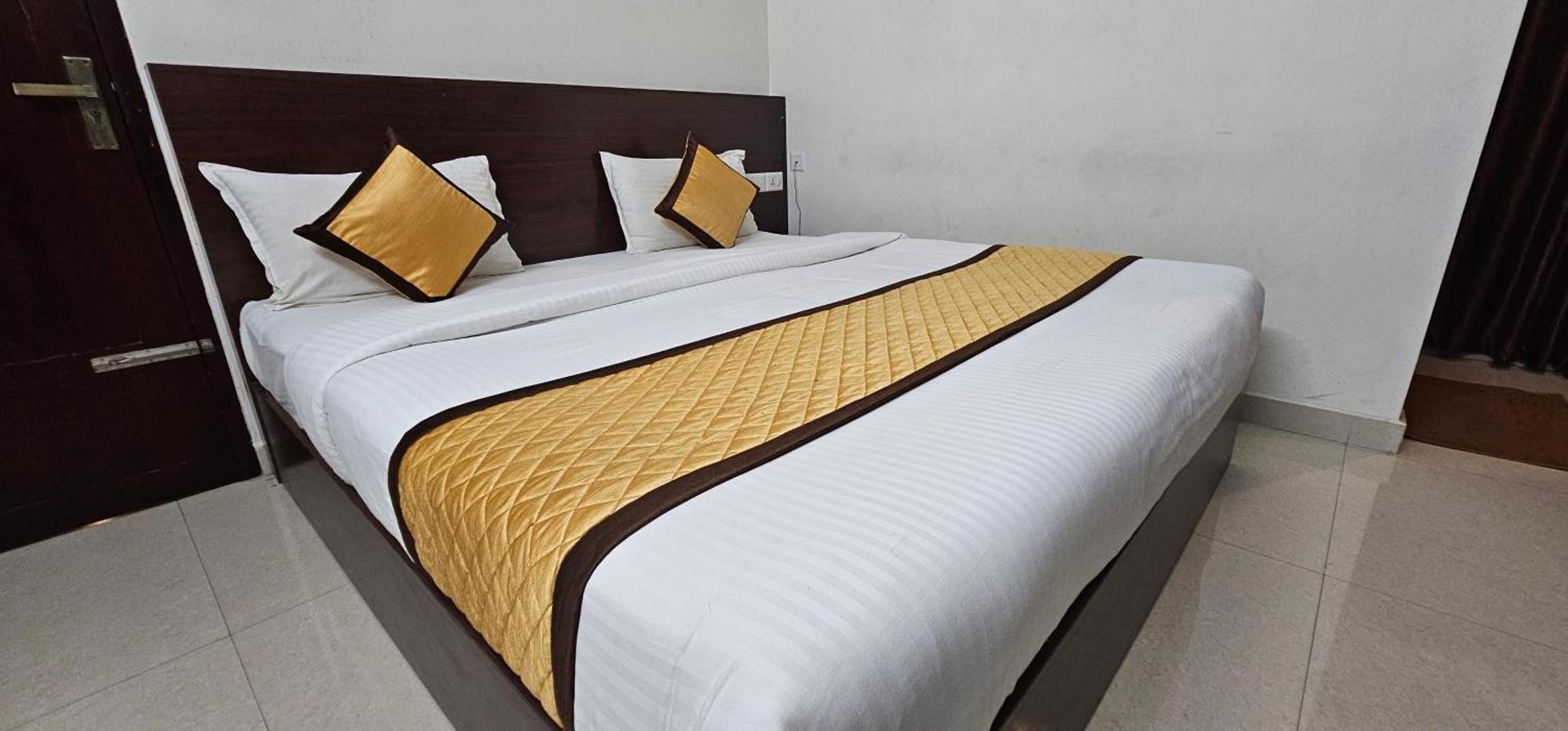 Blueway Residency Downtown Hotel Thiruvananthapuram Esterno foto