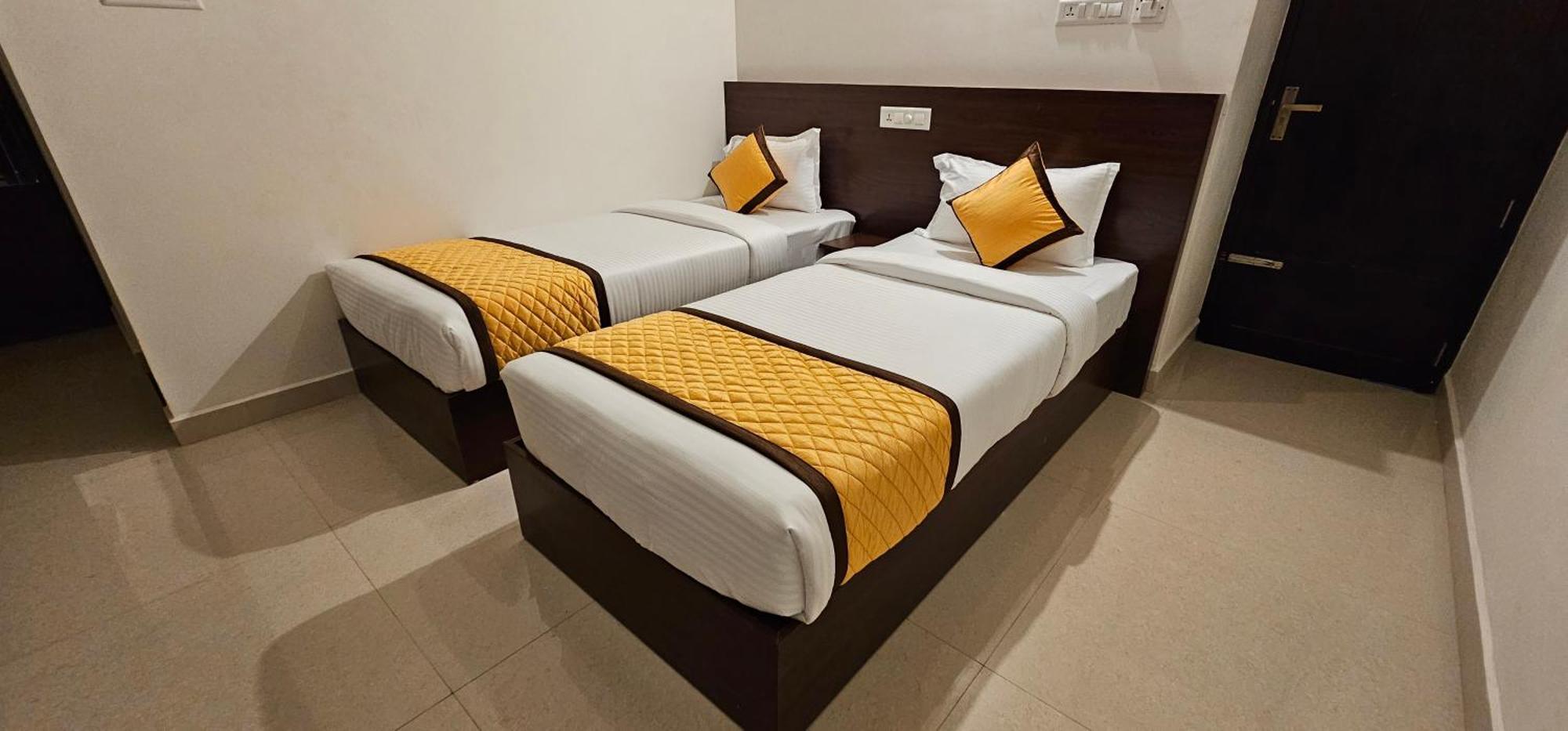 Blueway Residency Downtown Hotel Thiruvananthapuram Esterno foto