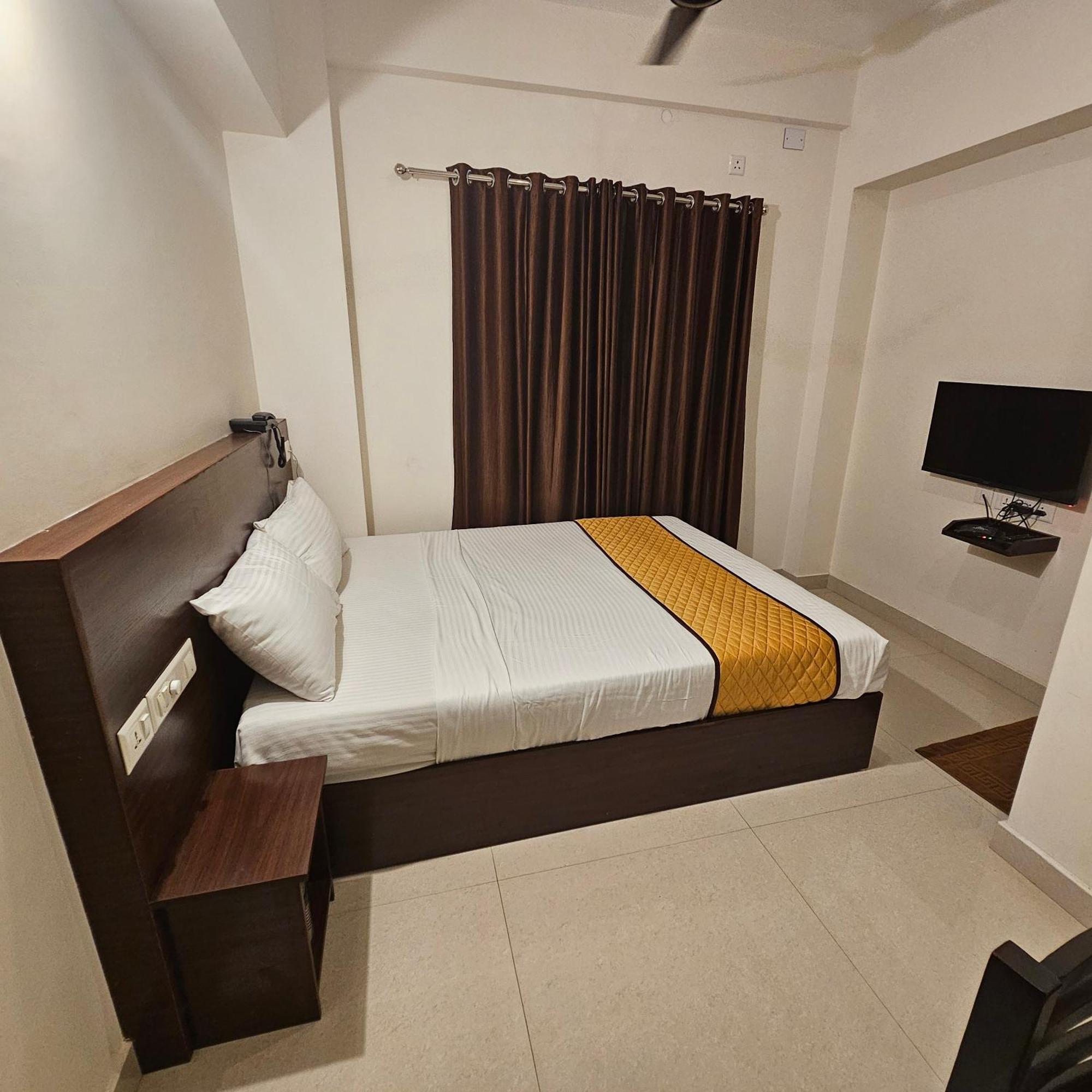 Blueway Residency Downtown Hotel Thiruvananthapuram Esterno foto
